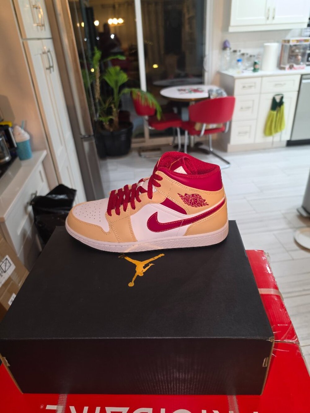Jordan retro 1 mid 2020